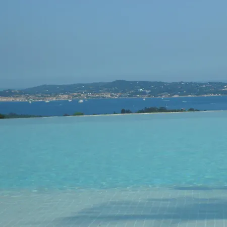 Vue Feerique Sur Golfe De Saint Tropez Grimaud