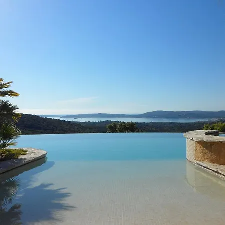Vue Feerique Sur Golfe De Saint Tropez Grimaud